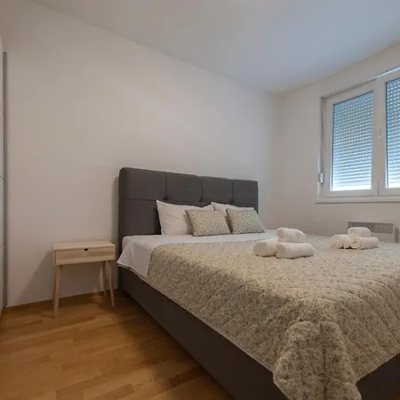 Tesla Apartman